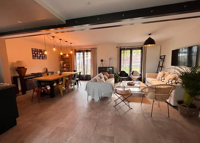 - Grande Maison Familiale Avec Jardin